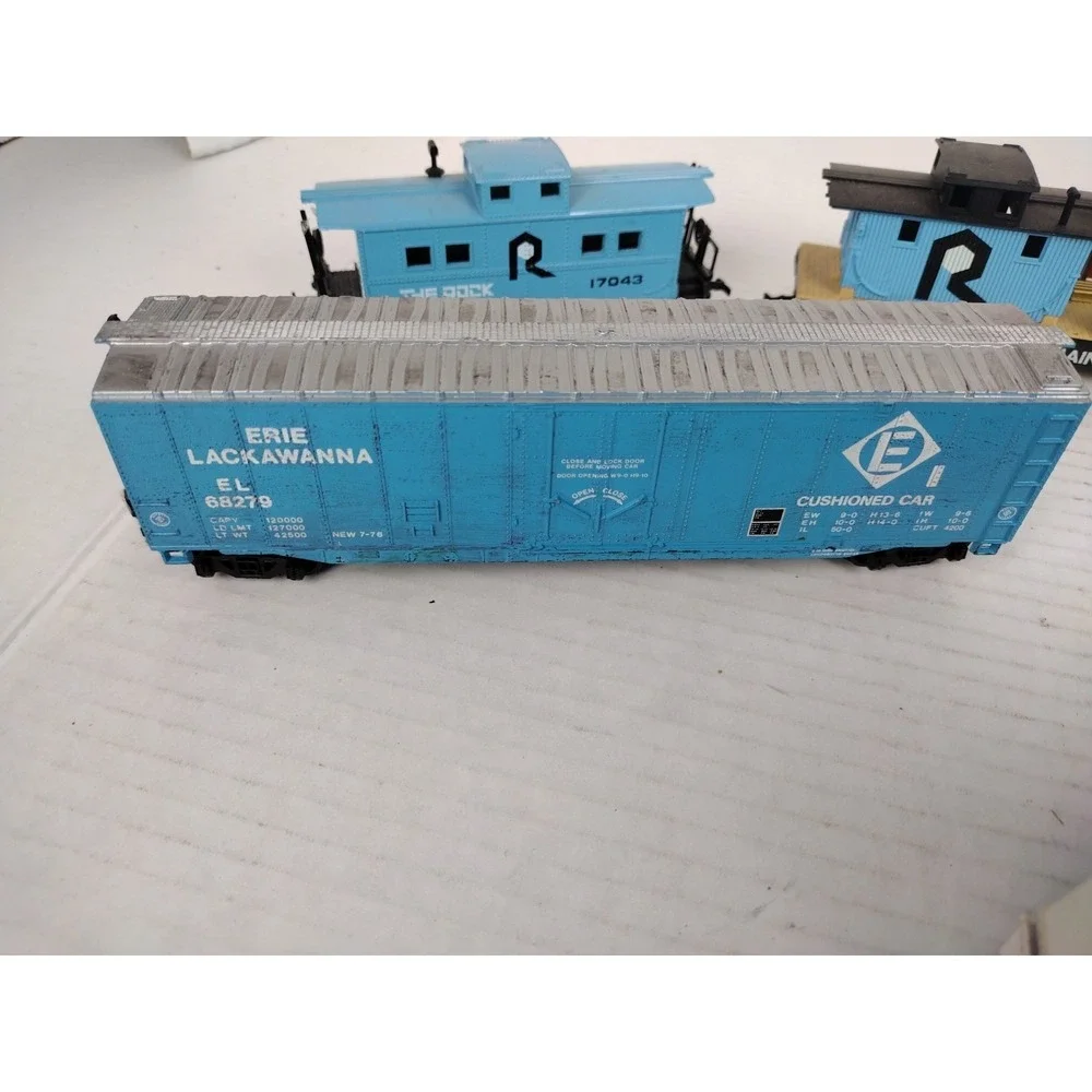 Vintage Life-Like Trains HO Scale The Rock 3105 And Santa Fe Lot